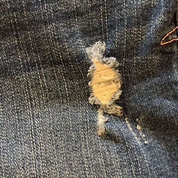 Aeropostale Size 7/8 Denim distressed bermuda cuffed shorts - Picture 10 of 12